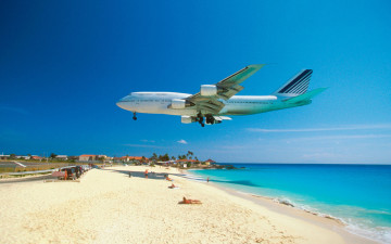 Maho-Bay-Beach-Saint-Martin-Caribbean-CRAZYLANDING0216