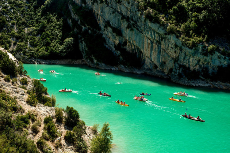 canoe-dans-les-gorges-du-verdon-tourisme-fr