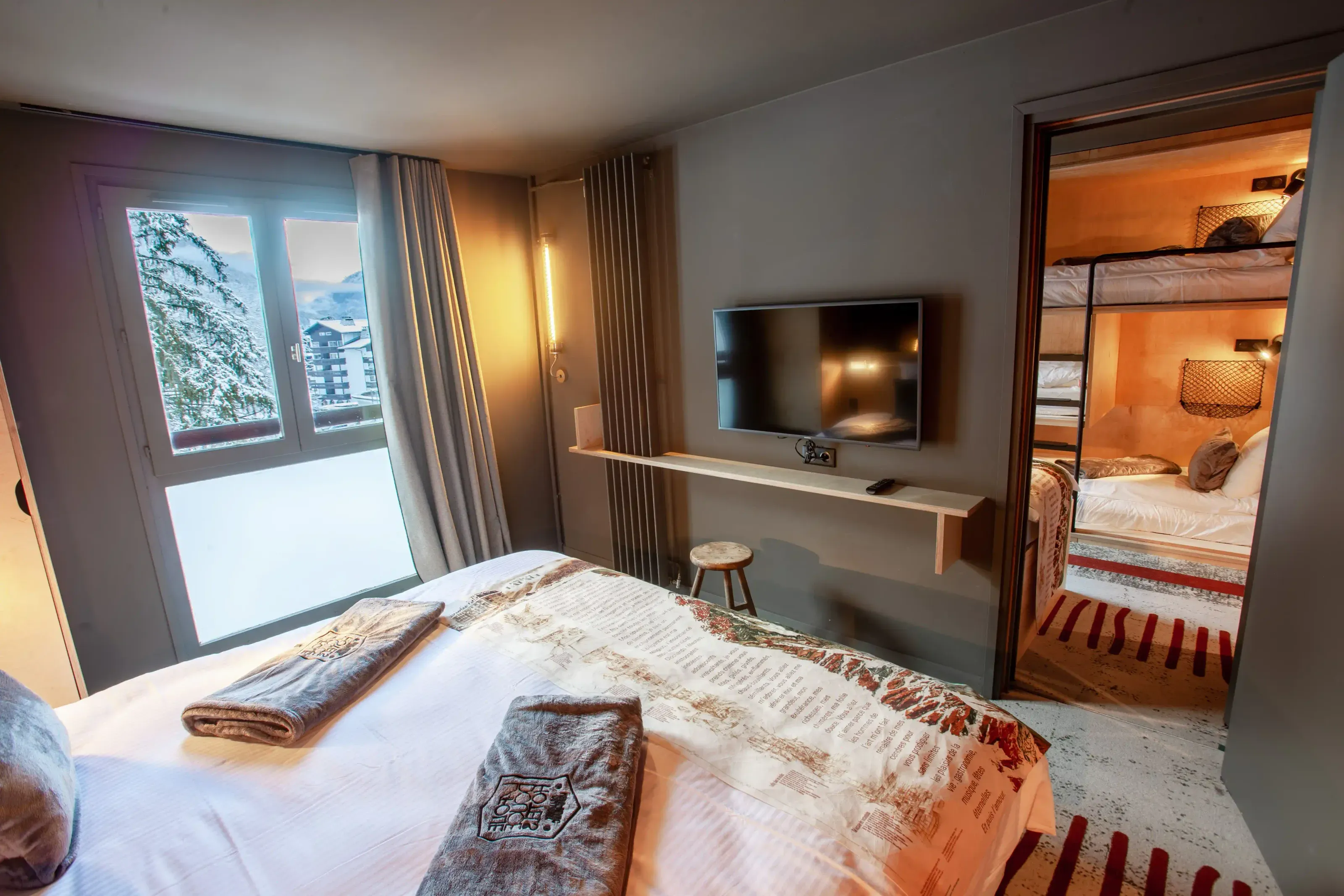La chambre familiale de l'hôtel pour des vacances au ski © La Folie Douce