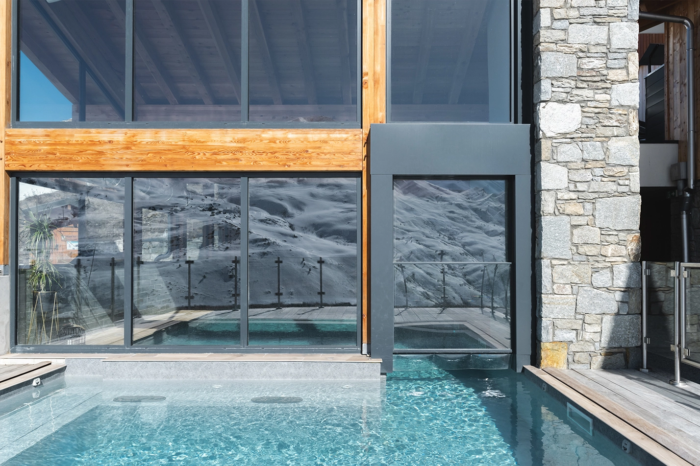 L'un des plus beaux hôtels d'Alpes d'Huez © Hôtel Royal Ours Blanc