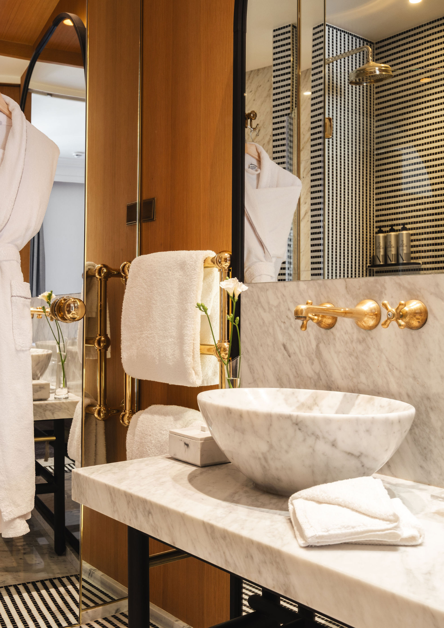 Une des salles de bain de l'hôtel Vernet © BSignature