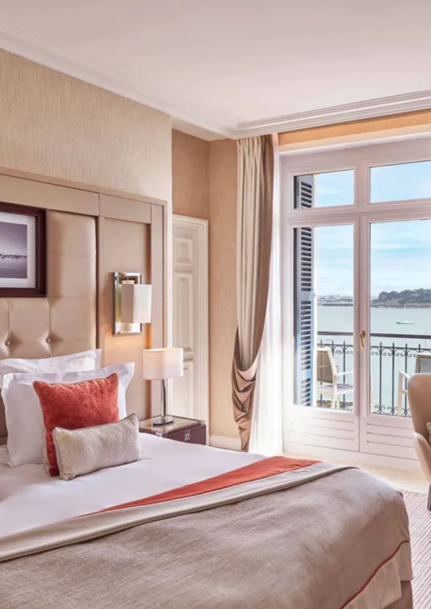Une des chambres d'un des plus romantiques hôtels en Bretagne © Le Grand Hôtel de Dinard