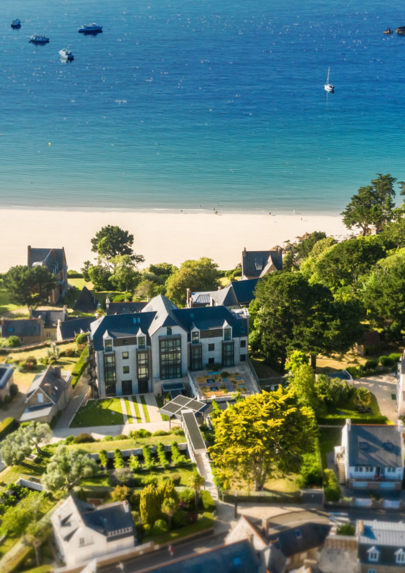 L'hôtel les pieds dans l'eau © Agapa Hôtel