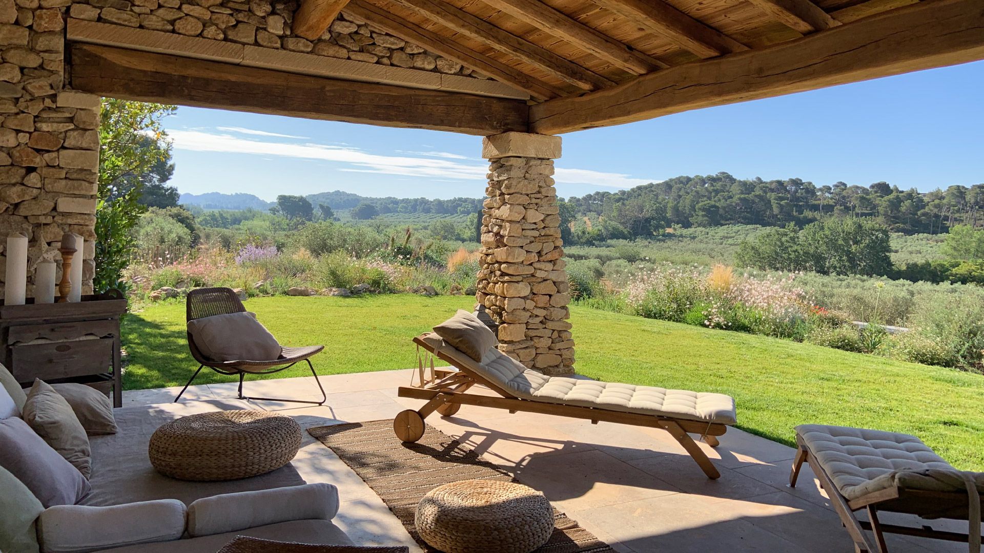 Dans les Alpilles, louer la Villa n°10 © Mas Collection