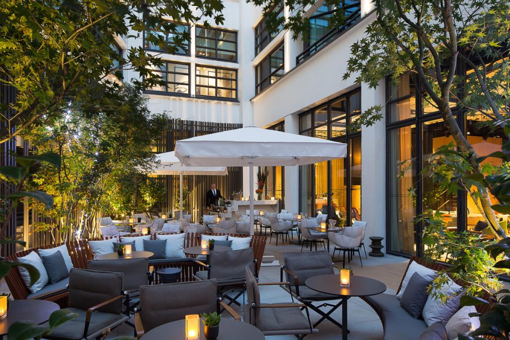 Le patio de l'hôtel le Cinq Codet © Le Cinq Codet