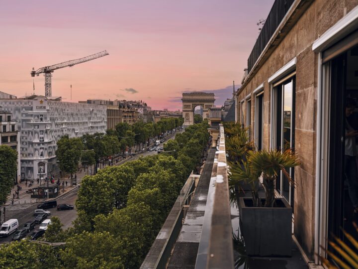 L’appartement 47, un hébergement insolite éphémère à Paris avec vue sur les Champs