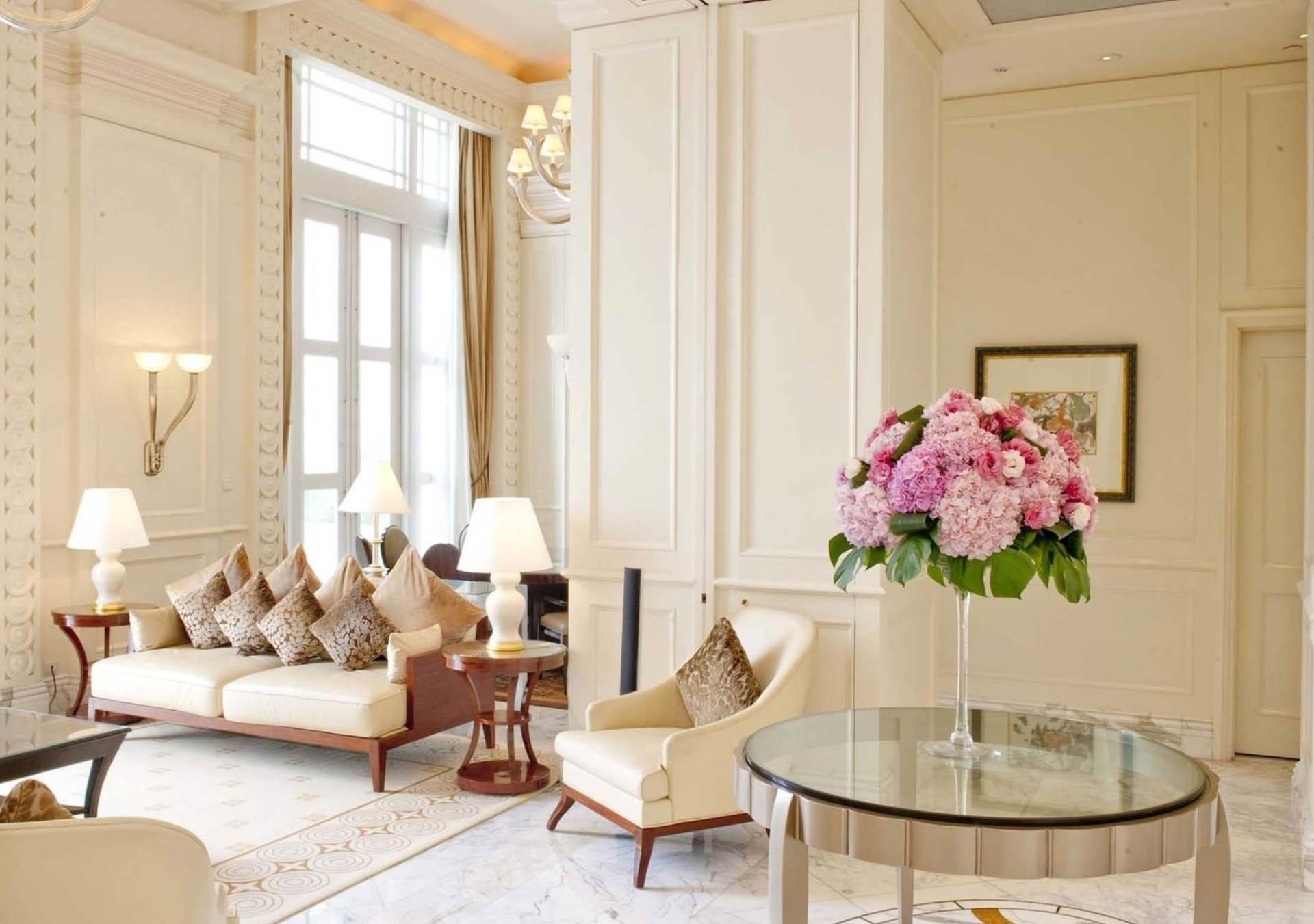 © The Fullerton Bay Hotel