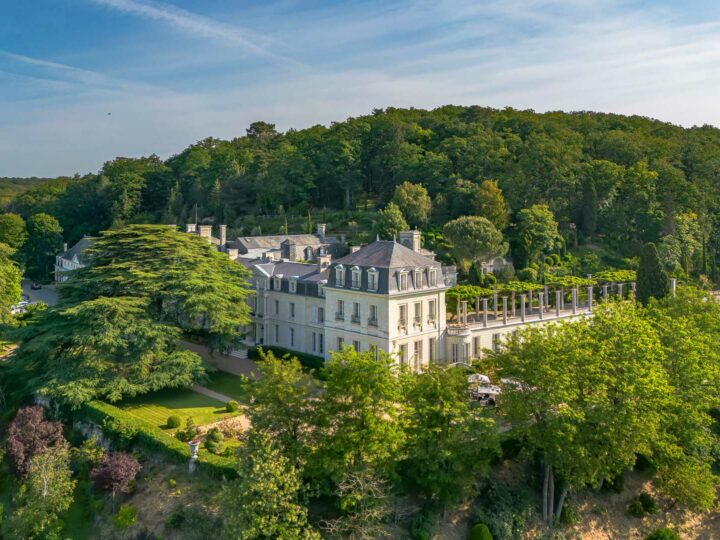 Luxe et histoire : une nuit dans un château hôtel en Touraine