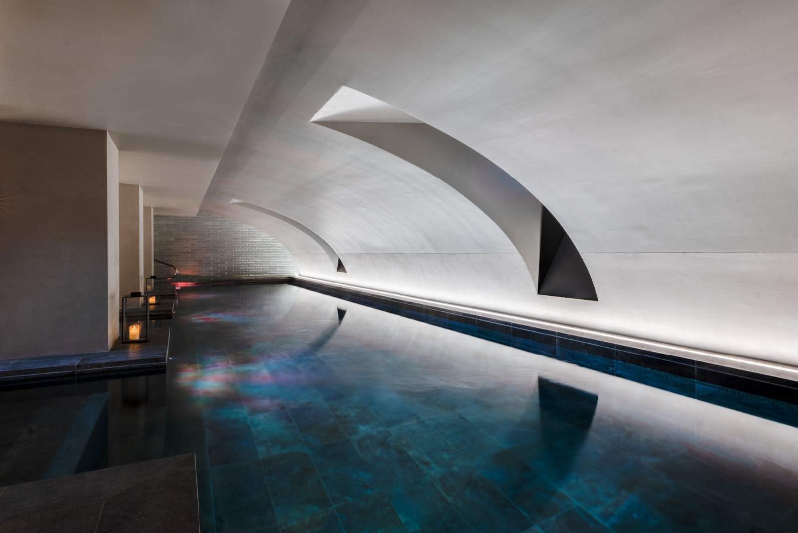 La piscine intérieure de l'espace bien-être © Fleur de Loire